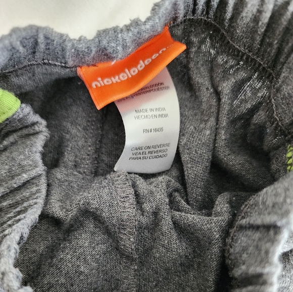 Sz5 Nickelodeon gray & green Ninja Turtles shorts - Picture 5 of 10